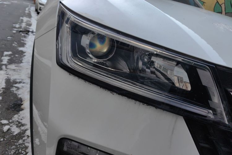 五菱汽车 五菱星驰 2022款 1.5L 手动自由型车身外观8