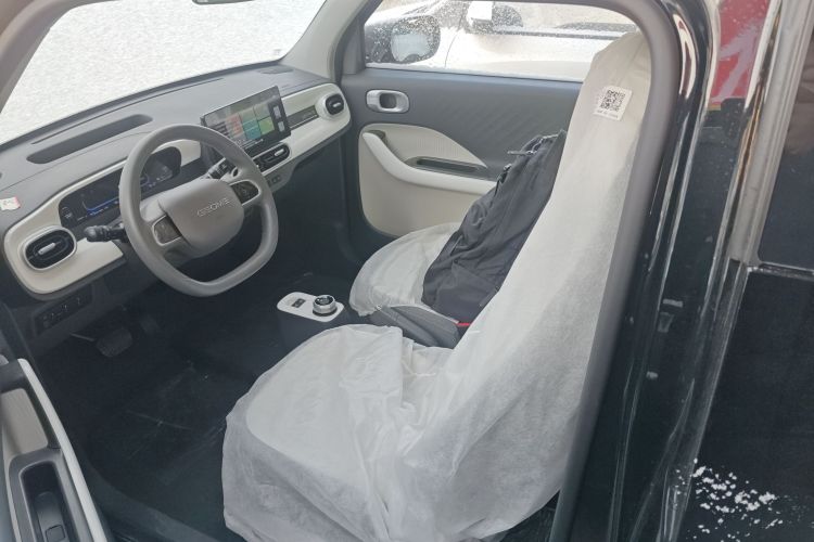 吉利银河 2025款 210km 熊猫卡丁中控内饰20