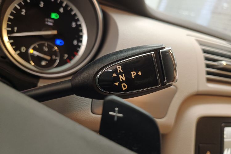 奔驰R级 2014款 R 320 4MATIC 商务型中控内饰18