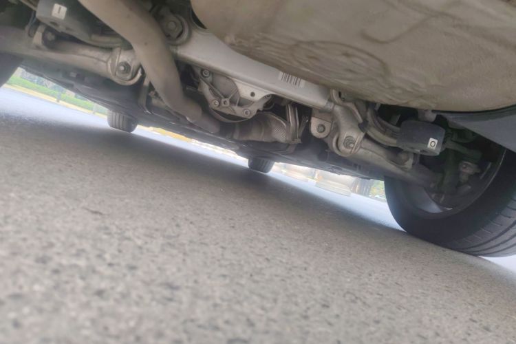 宝马5系 2014款 525Li 豪华设计套装局部细节9009