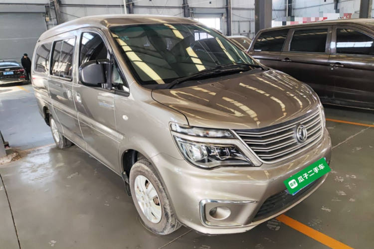 东风风行 菱智 2019款 M5L 1.6L 7座标准型 国VI车身外观6002