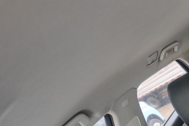 众泰SR7 2016款 1.5T CVT魔方之路版 国V中控内饰22