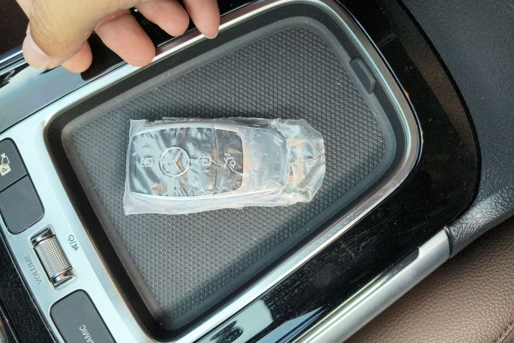 奔驰GLB 2024款 GLB 200 动感型中控内饰11