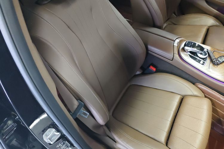 奔驰E级 2018款 改款 E 200 L局部细节41