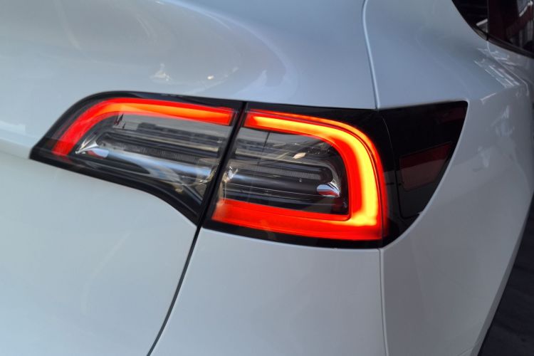 特斯拉 Model Y 2022款 改款 后轮驱动版车身外观6006