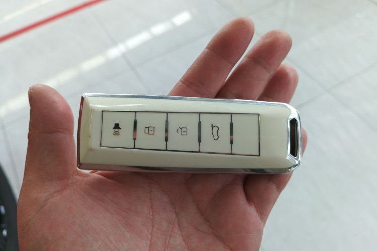 坦克300 2021款 越野版 2.0T 征服者中控内饰7001