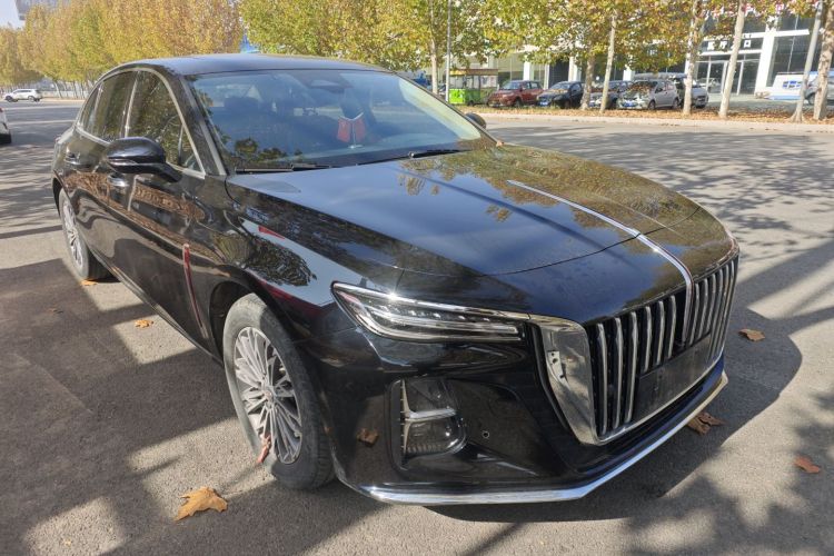 红旗H5 2023款 2.0T 自动智联旗享版车身外观3