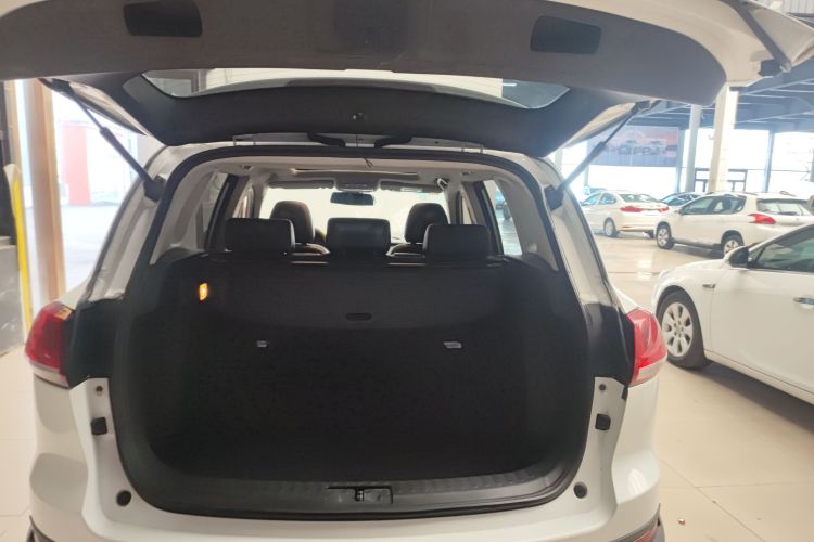 众泰 大迈X5 2015款 1.5T 手动尊贵型 国IV机舱底盘23