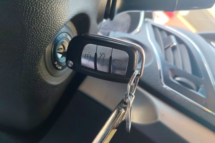 江汽集团 瑞风S5 2013款 2.0T 手动尊享版中控内饰11