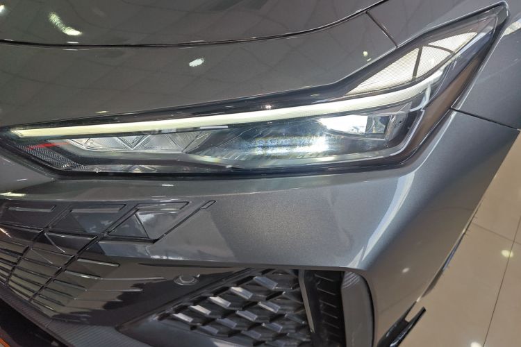 长安UNI-V 2023款 2.0T 领速版局部细节36