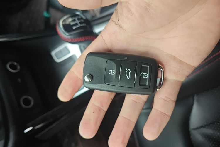 奇瑞 瑞虎5 2016款 2.0L 手动家悦版中控内饰11