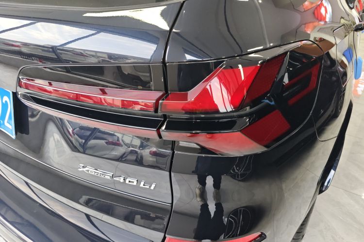 宝马X5 2023款 xDrive 40Li M运动曜夜套装车身外观6006