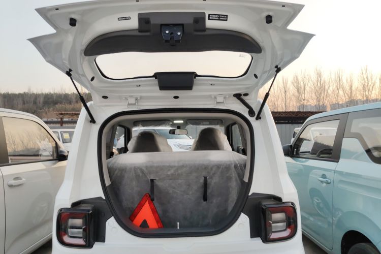 吉利银河 熊猫 2025款 210km 元气熊机舱底盘23