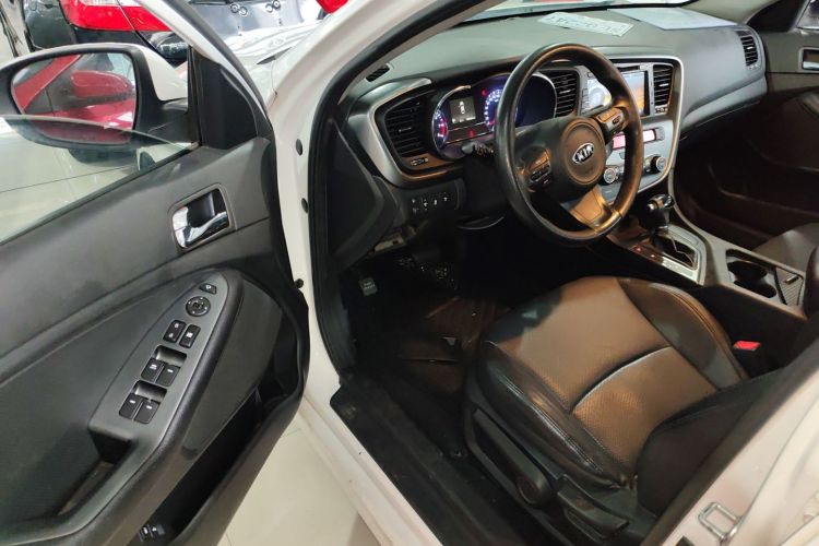 起亚K5 2015款 2.0L 自动GLS中控内饰7003