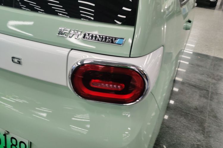 五菱汽车 宏光MINIEV 2024款 第三代 215km 进阶版车身外观9