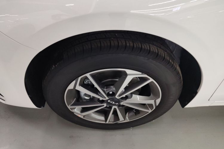 起亚K3 2024款 1.5L CVT舒适优享版车身外观6007