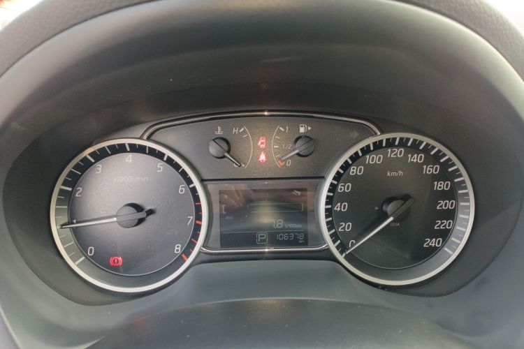 日产 轩逸 2019款 1.6XV CVT智联尊享版 国VI中控内饰14