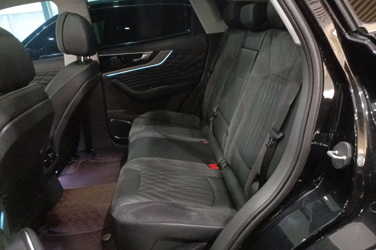 红旗HS5 2022款 改款 2.0T 智联旗享四驱版中控内饰21