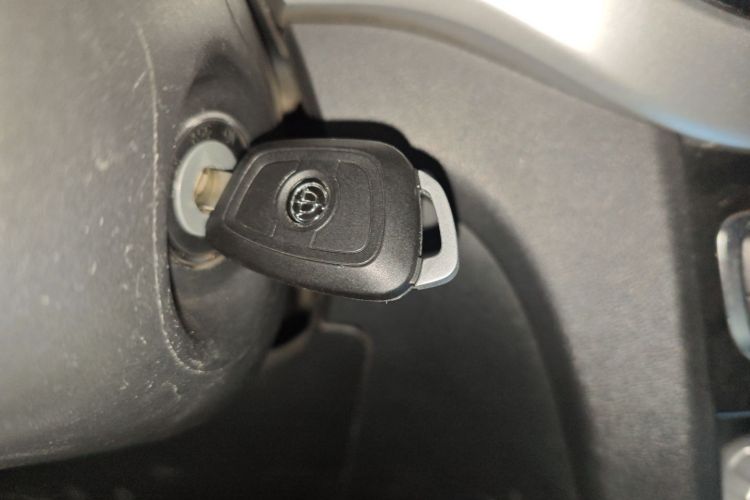 中华V3 2015款 1.5L 手动舒适型中控内饰11