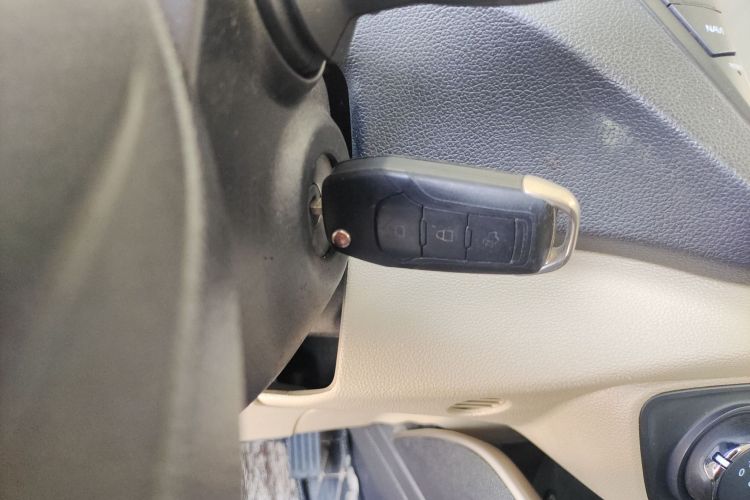 福特 福睿斯 2015款 1.5L 手动舒适型中控内饰11