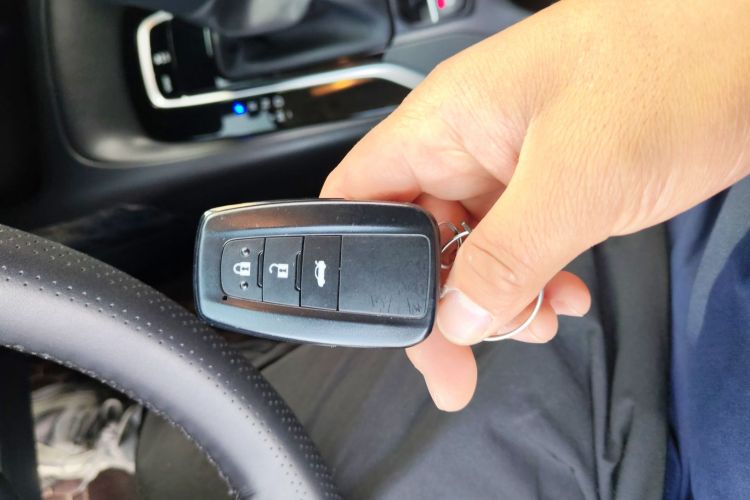 丰田 卡罗拉 2021款 TNGA 1.5L CVT精英版中控内饰11