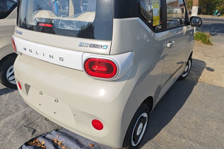 五菱汽车 宏光MINIEV 2024款 第三代 215km 青春版车身外观6006