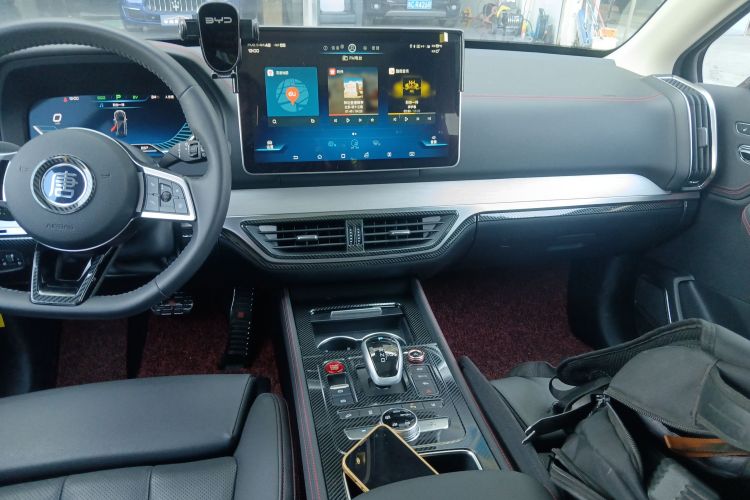 比亚迪 唐新能源 2018款 DM 2.0T 全时四驱智联创世版 7座 国V中控内饰16