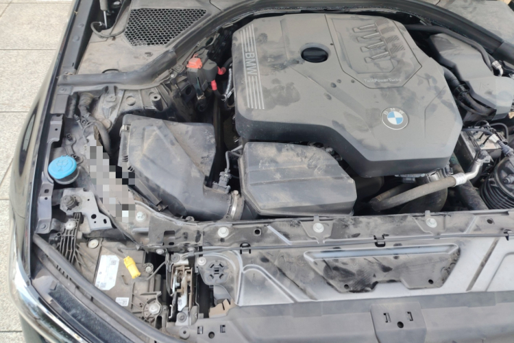 宝马3系 2024款 325i M运动套装局部细节9006