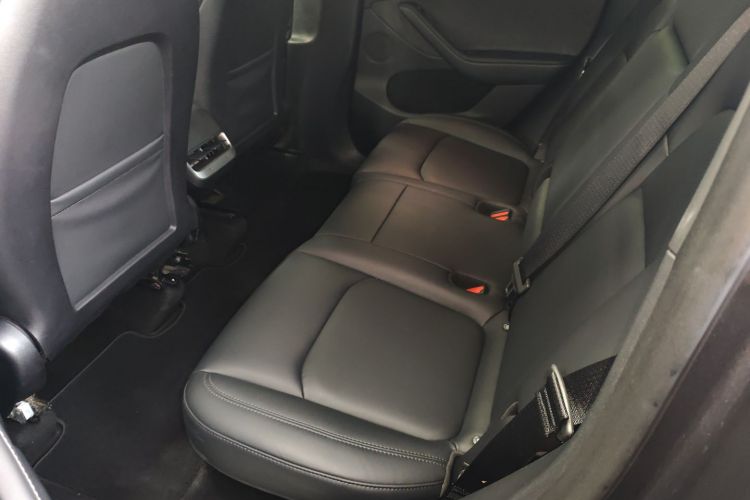 特斯拉 Model Y 2023款 长续航全轮驱动版中控内饰21