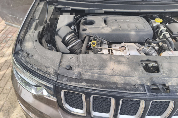 Jeep 大指挥官 2018款 2.0T 四驱臻享版 国V局部细节9003