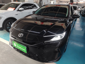 丰田 凯美瑞 2024款  双擎 2.0HG 尊贵版