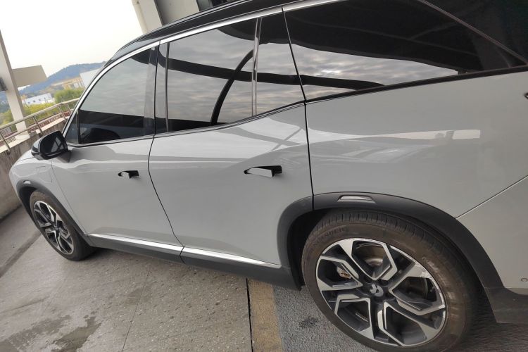 蔚来ES8 2020款 580KM 签名版 六座版车身外观4