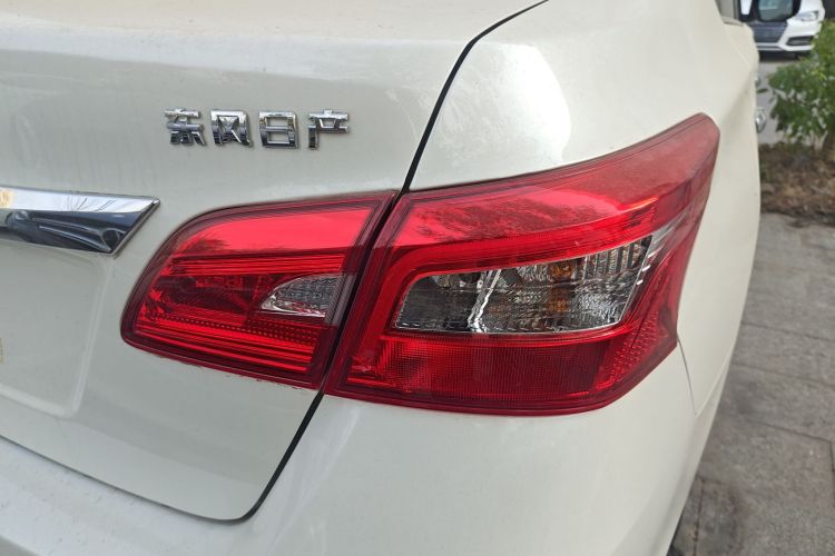 日产 轩逸 2024款 改款二 经典 1.6XL CVT豪华版车身外观6006