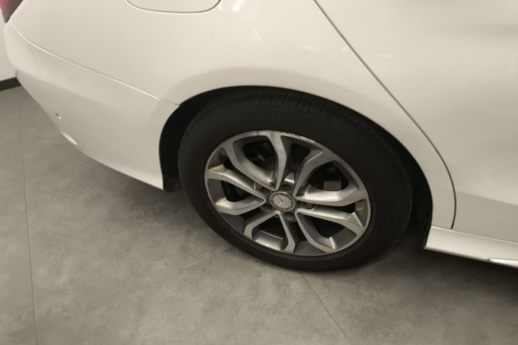 奔驰C级 2015款 改款 C 180 L 运动型车身外观6008