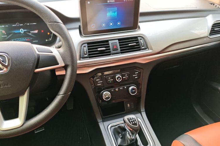 北汽威旺M50F 2017款 1.5L 舒适型中控内饰16