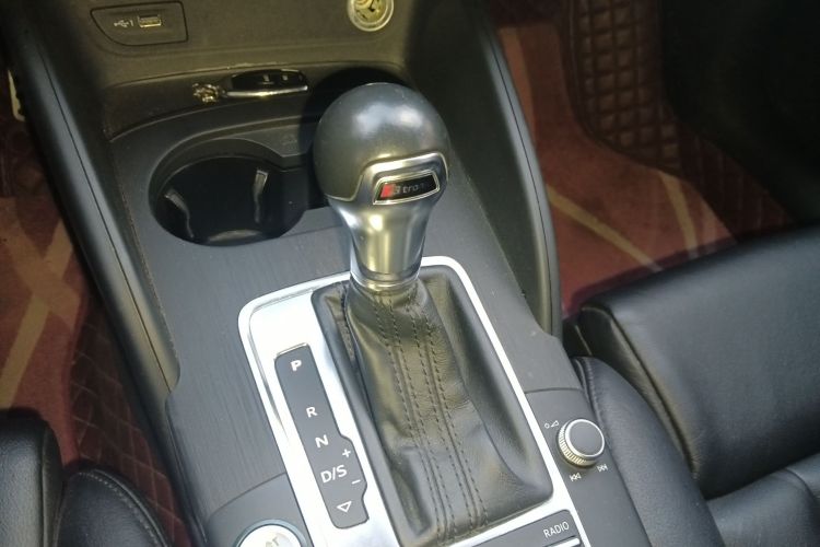 奥迪A3 2018款 30周年年型 Limousine 40 TFSI 运动型中控内饰18