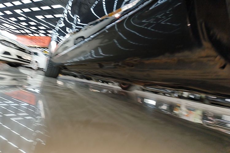 奔驰E级 2020款 改款 E 300 L 时尚型局部细节9002