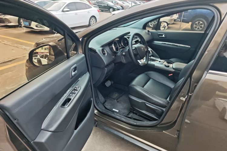 标致3008 2016款 1.6THP 自动经典版中控内饰20