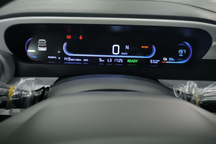 吉利银河 2025款 210km 熊猫卡丁中控内饰14