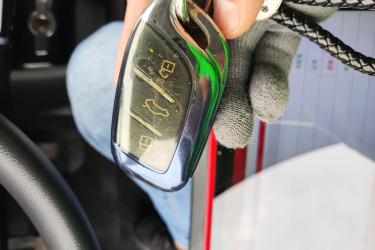 荣威i5 2020款 1.5L 手动4G互联领豪旗舰版中控内饰11