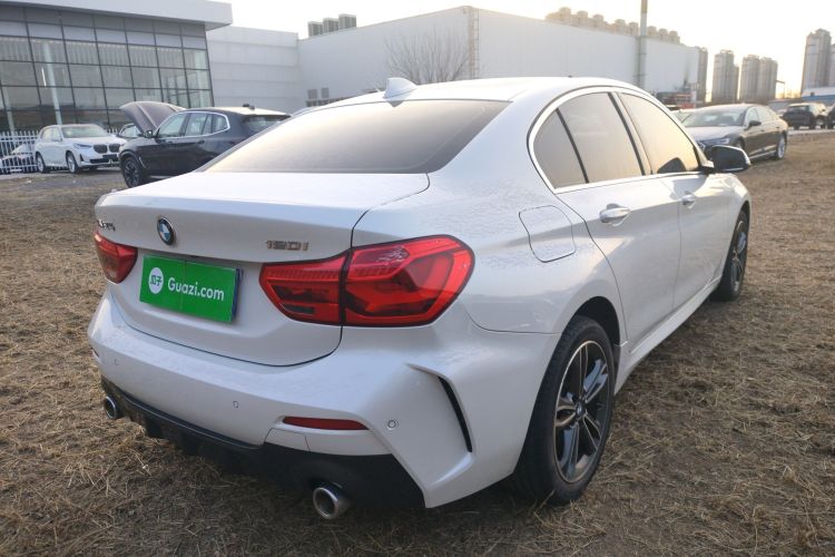 宝马1系 2021款 120i M运动版车身外观6005