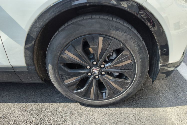 别克E4 2023款 GS版车身外观10