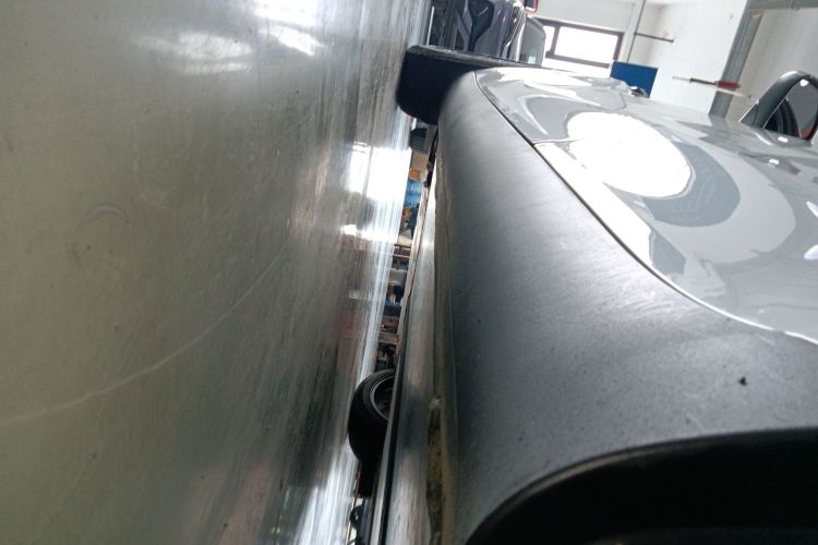 特斯拉 Model Y 2021款 标准续航后驱版局部细节9002