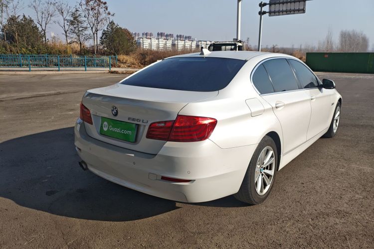 宝马5系 2014款 520Li 典雅型车身外观7
