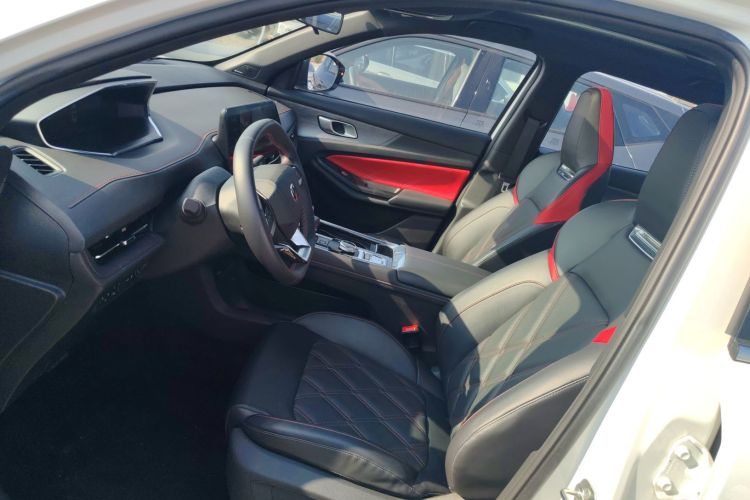 长安CS55PLUS 2024款 第三代 1.5T DCT尊贵型中控内饰19