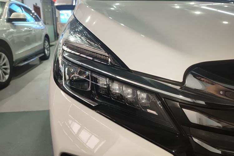 别克GL8 2023款 陆上公务舱 智享型车身外观8