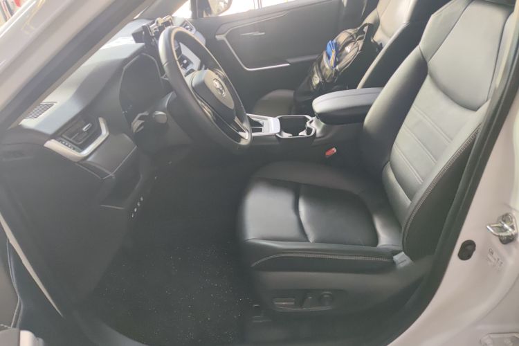 丰田 RAV4荣放 2023款 2.0L CVT两驱风尚Plus版中控内饰19