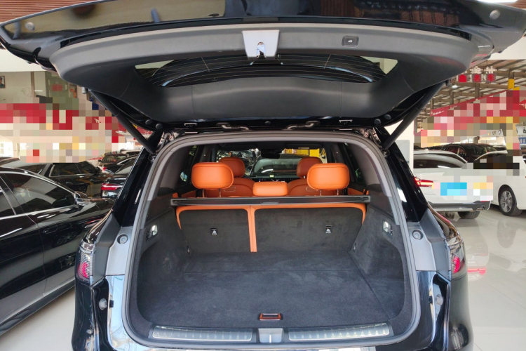 鸿蒙智行 问界M8 2025款 增程 Max版 37kWh 5座版机舱底盘23