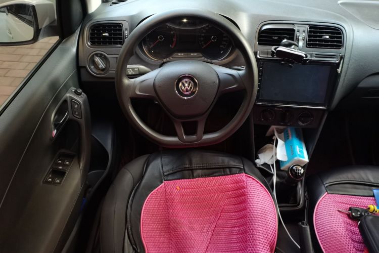 大众 Polo 2016款 1.4L 手动风尚型中控内饰13