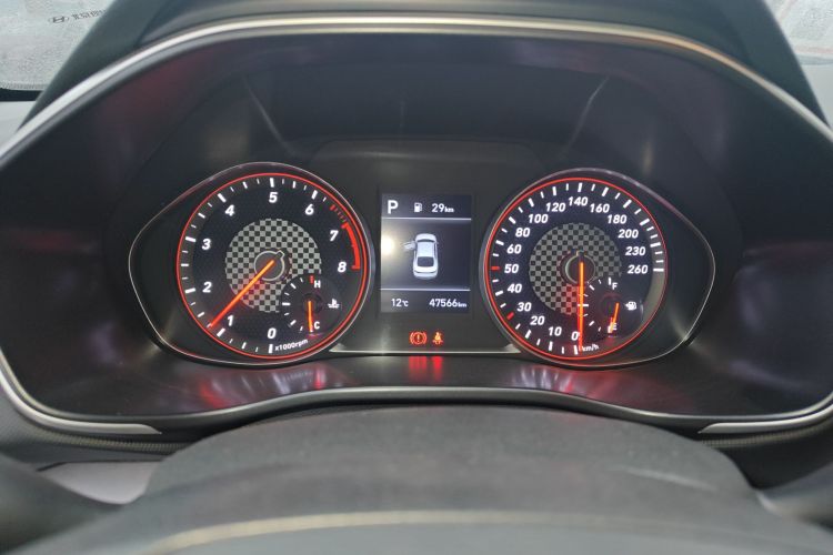 现代 菲斯塔 2019款 240TGDi 运动版 国V局部细节14